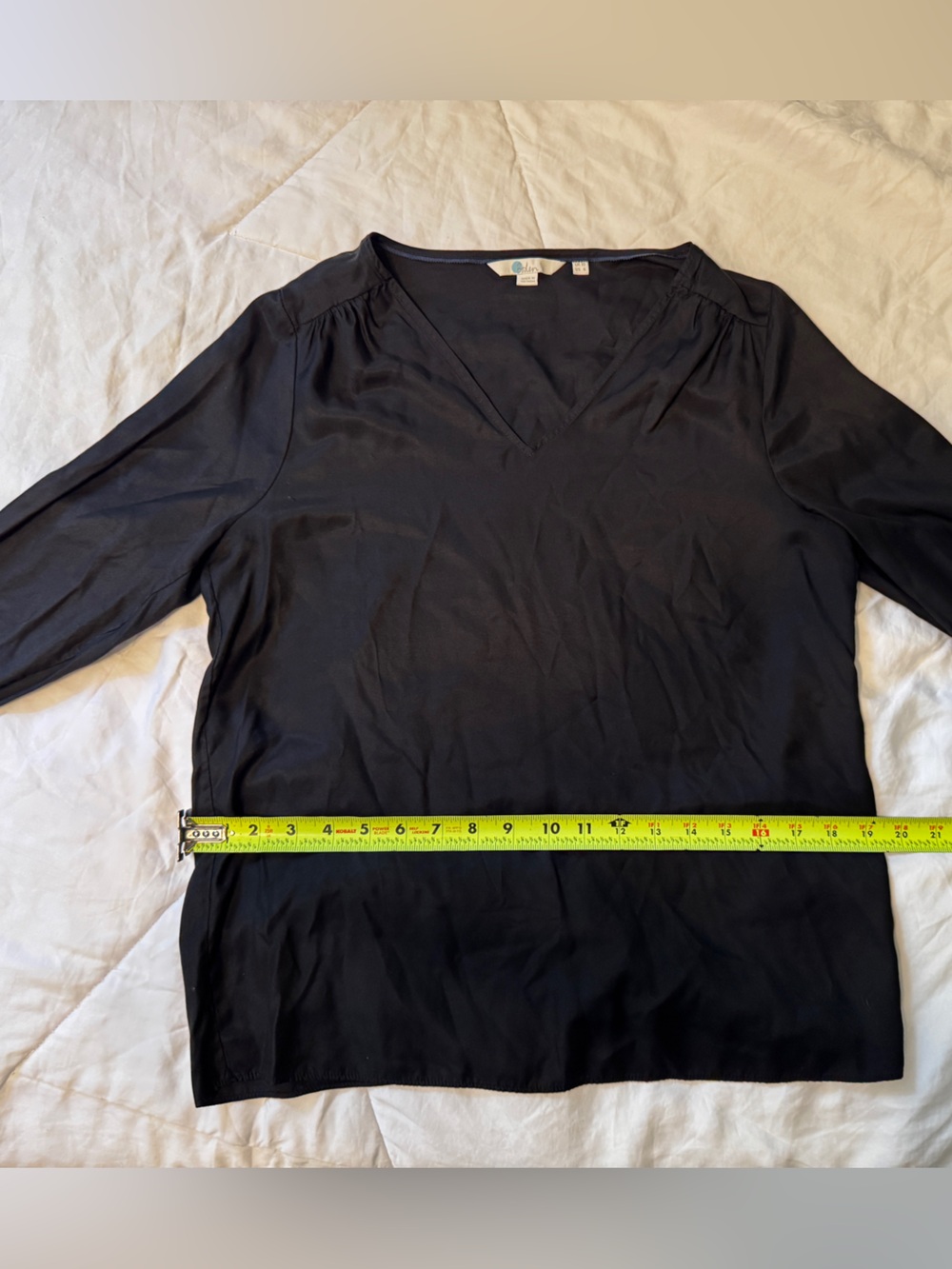 Boden Black Long sleeve V-neck Silk Blouse size 6 small